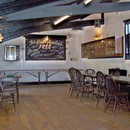 Отель The Lion Brewery Ash  Экстерьер фото
