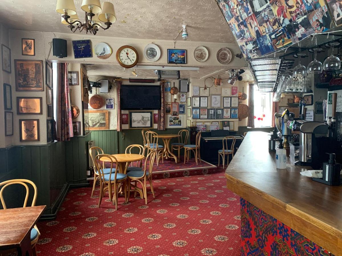 Отель The Lion Brewery Ash  Экстерьер фото